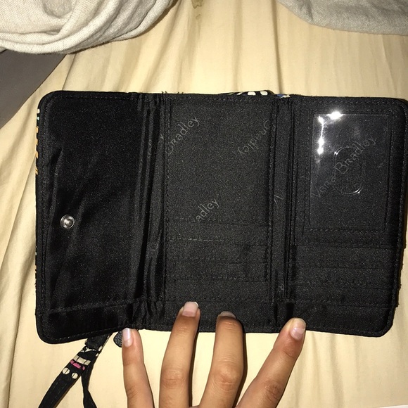 Vera Bradley wallet!! Looks new - Picture 3 of 5